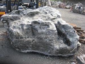 Solitérny kameň, hmotnosť 9160kg, výška 260 cm